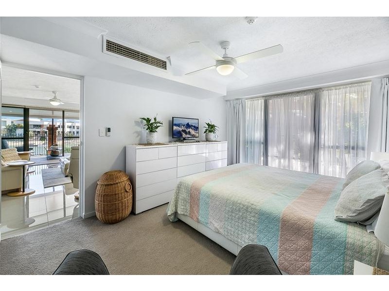 ‘KINGS ROW CTR’ 20 Commodore Drive, Paradise Waters QLD 4217