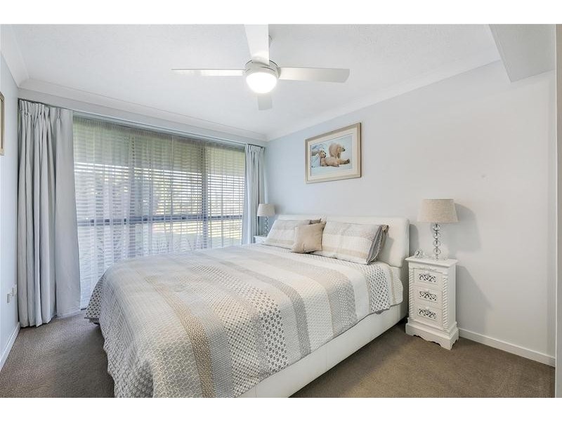 ‘KINGS ROW CTR’ 20 Commodore Drive, Paradise Waters QLD 4217