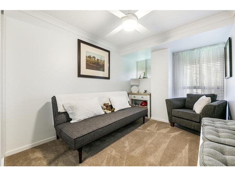 ‘KINGS ROW CTR’ 20 Commodore Drive, Paradise Waters QLD 4217