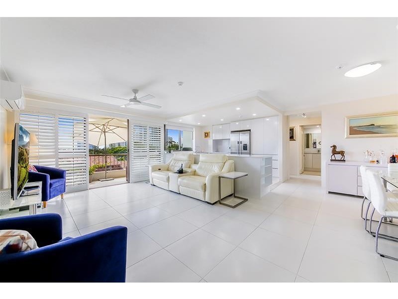 ‘KINGS ROW CTR’ 20 Commodore Drive, Paradise Waters QLD 4217