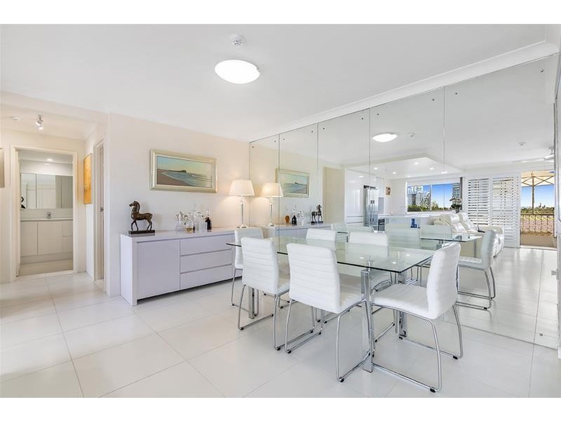 ‘KINGS ROW CTR’ 20 Commodore Drive, Paradise Waters QLD 4217