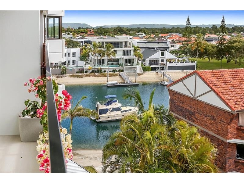 ‘KINGS ROW CTR’ 20 Commodore Drive, Paradise Waters QLD 4217