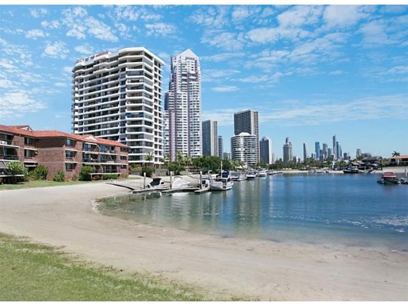 ‘KINGS ROW CTR’ 20 Commodore Drive, Paradise Waters QLD 4217