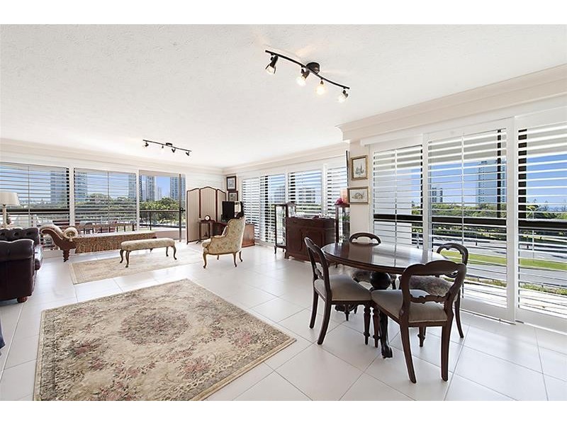 ‘KINGS ROW SOUTH’ 18 Commodore Drive, Paradise Waters QLD 4217