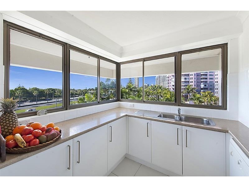 ‘KINGS ROW SOUTH’ 18 Commodore Drive, Paradise Waters QLD 4217