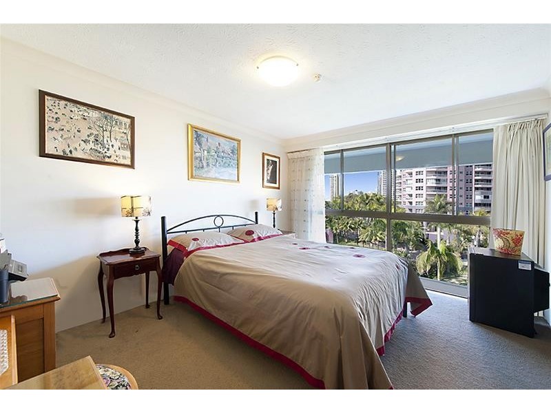 ‘KINGS ROW SOUTH’ 18 Commodore Drive, Paradise Waters QLD 4217