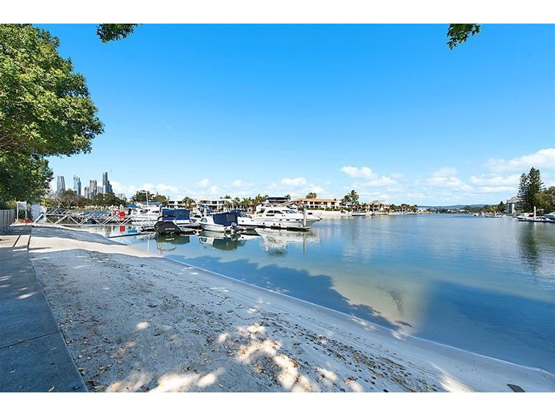 ‘KINGS ROW SOUTH’ 18 Commodore Drive, Paradise Waters QLD 4217