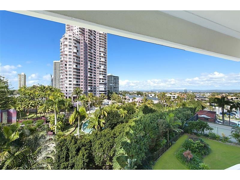 ‘KINGS ROW SOUTH’ 18 Commodore Drive, Paradise Waters QLD 4217