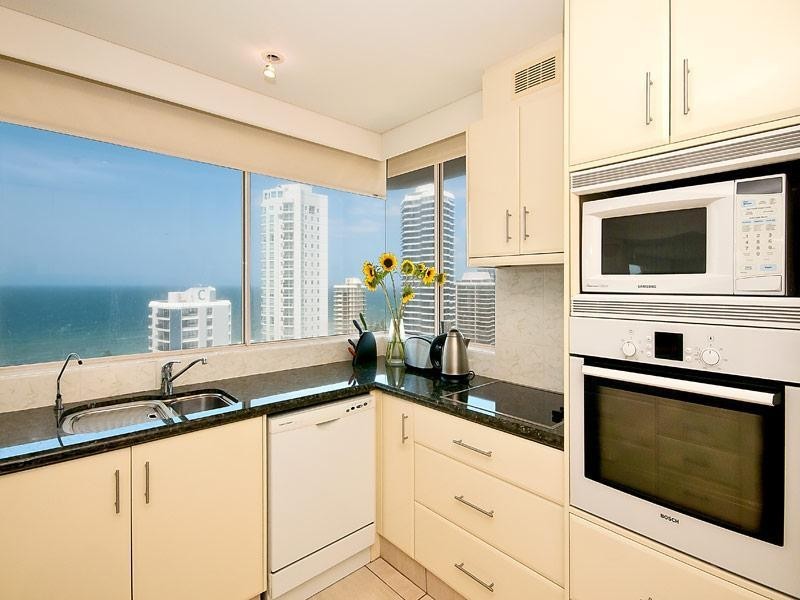 ‘PARK LANE’ 1 Peak Avenue, Main Beach QLD 4217