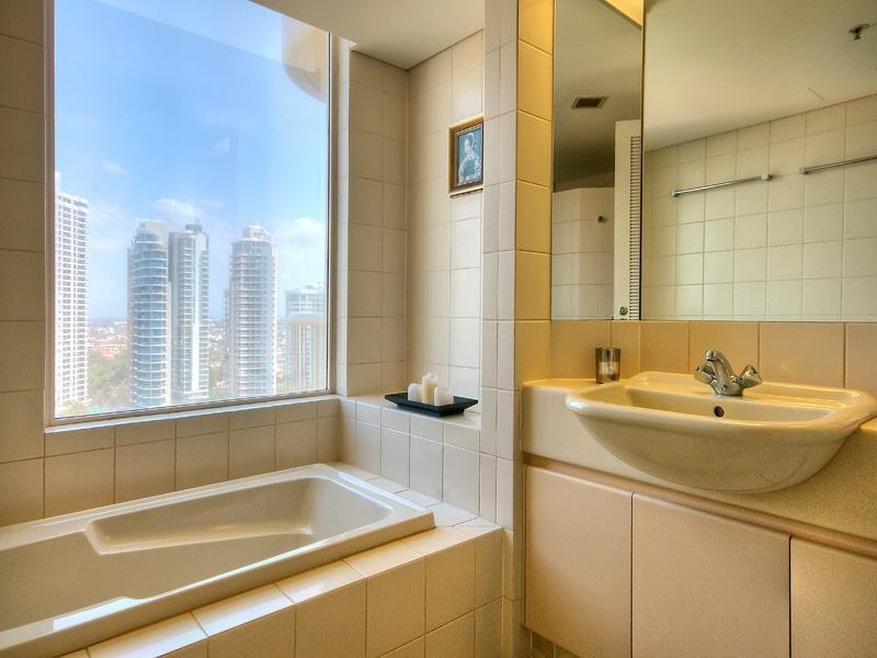 ‘PARK LANE’ 1 Peak Avenue, Main Beach QLD 4217