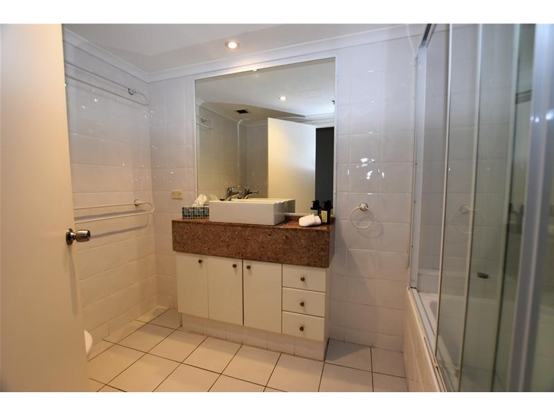 ‘Meriton’ 29-39 Woodroffe Avenue, Main Beach QLD 4217