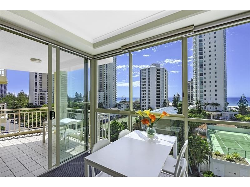 ‘MALDIVES’ 46 Pacific  Street, Main Beach QLD 4217