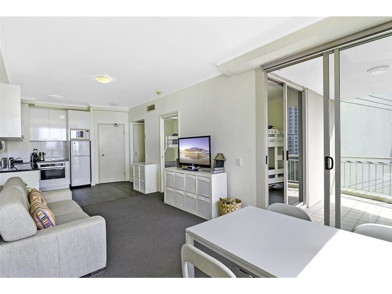 ‘MALDIVES’ 46 Pacific  Street, Main Beach QLD 4217