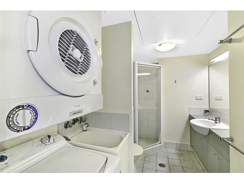 ‘MALDIVES’ 46 Pacific  Street, Main Beach QLD 4217