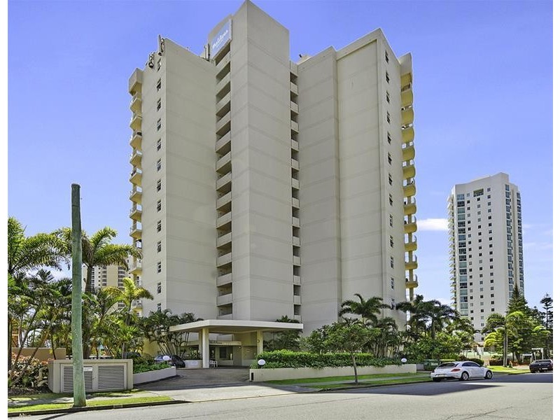 ‘MALDIVES’ 46 Pacific  Street, Main Beach QLD 4217