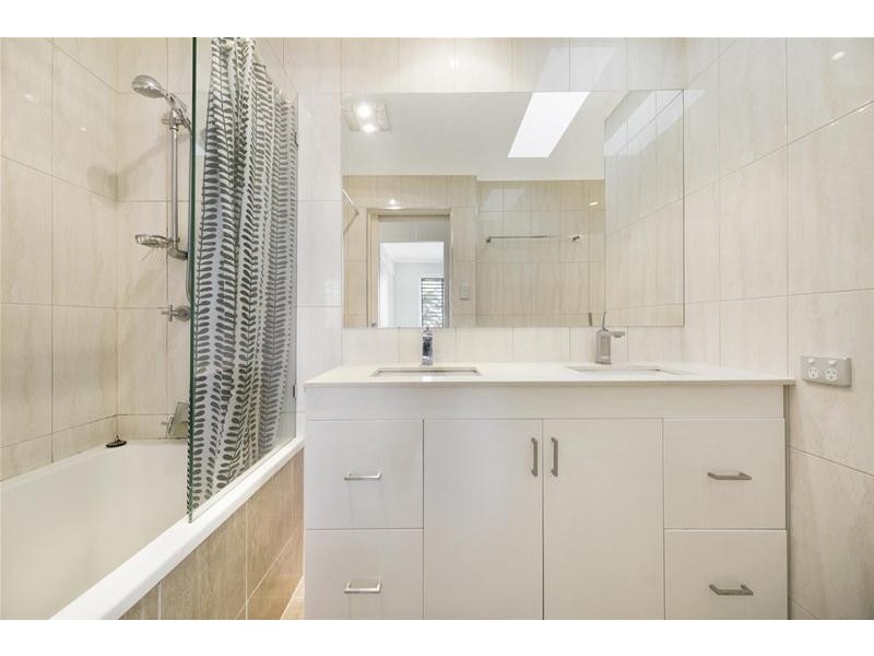 ‘MELALEUCA’ 25 Pacific Street, Main Beach QLD 4217