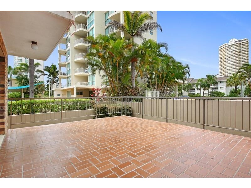 ‘MAINWAY LODGE’ 4  Peak Avenue, Main Beach QLD 4217