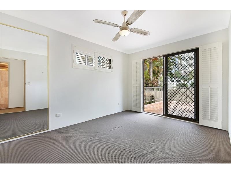 ‘MAINWAY LODGE’ 4  Peak Avenue, Main Beach QLD 4217