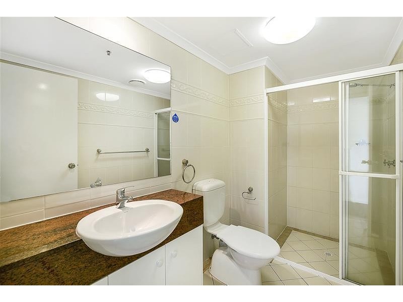 60/’The Crest’ 15 Breaker  Street, Main Beach QLD 4217