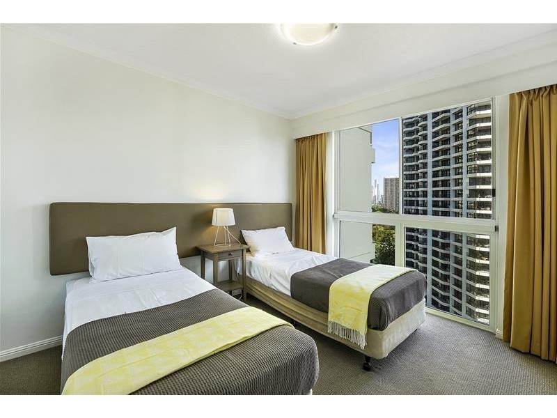 60/’The Crest’ 15 Breaker  Street, Main Beach QLD 4217