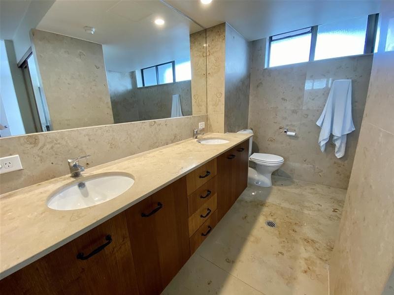 ‘Royal Surfrider’ Main Beach Parade, Main Beach QLD 4217