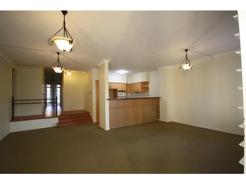 ‘Sainte Maxime’ 38 Woodroffe Avenue, Main Beach QLD 4217