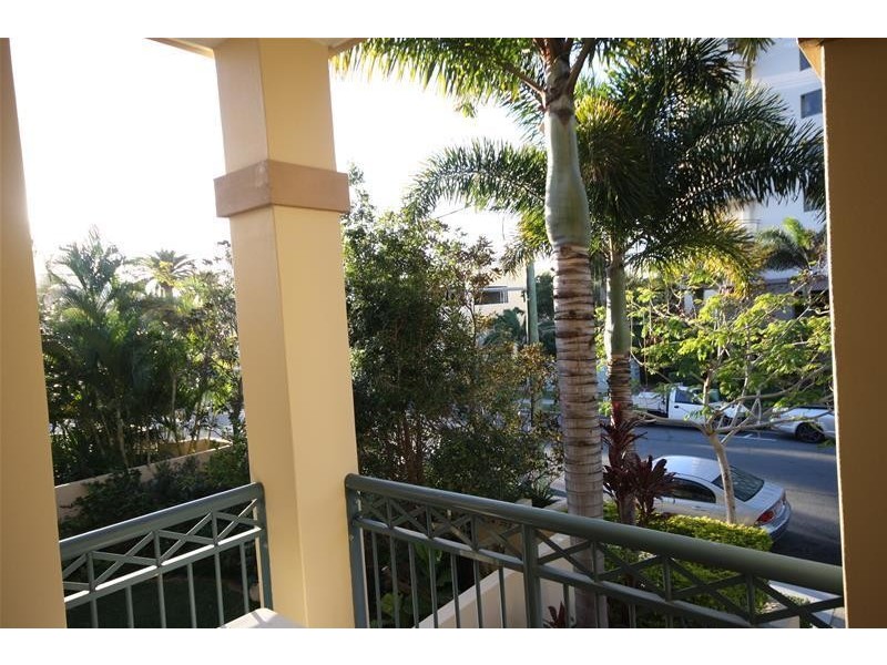 ‘Sainte Maxime’ 38 Woodroffe Avenue, Main Beach QLD 4217