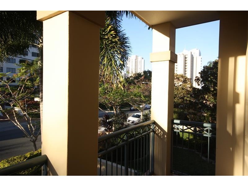 ‘Sainte Maxime’ 38 Woodroffe Avenue, Main Beach QLD 4217