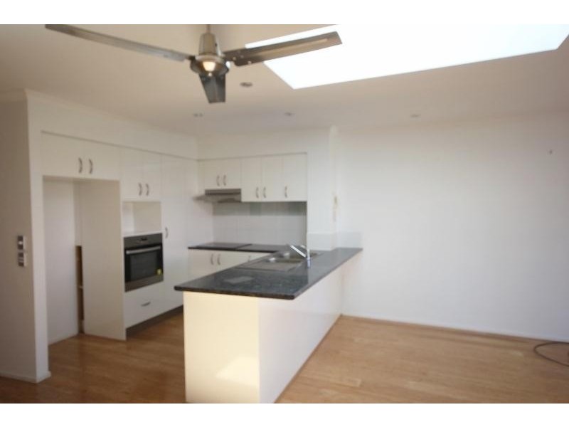 21 Woodroffe Avenue, Main Beach QLD 4217