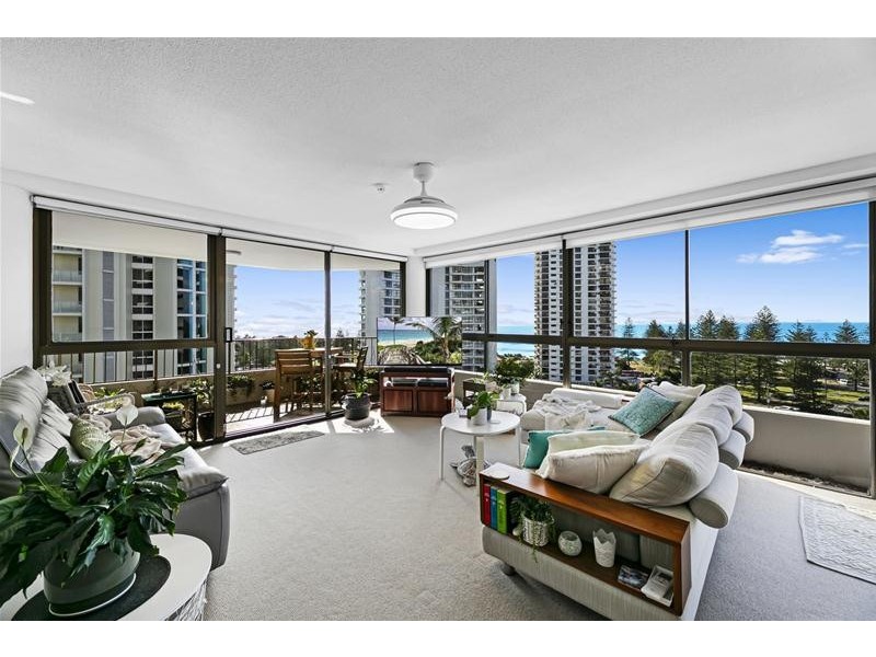 ‘Royal Surfrider’ Main Beach Parade, Main Beach QLD 4217