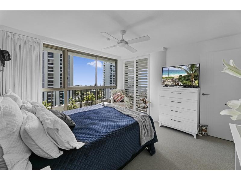 ‘Royal Surfrider’ Main Beach Parade, Main Beach QLD 4217