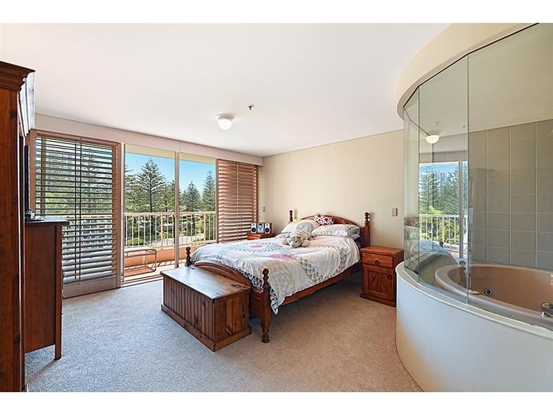 1 Peak Avenue ‘PARK LANE’, Main Beach QLD 4217