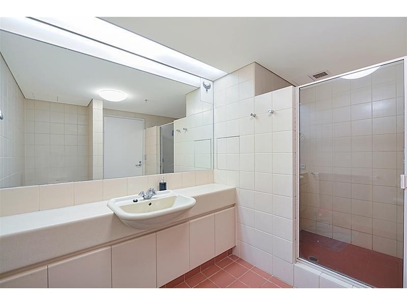 1 Peak Avenue ‘PARK LANE’, Main Beach QLD 4217