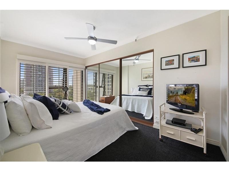 ‘ATLANTIS EAST’ 2 Admiralty Drive, Paradise Waters QLD 4217