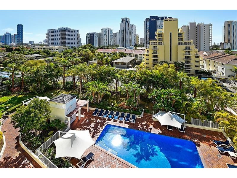 ‘THE CREST’ 15 _Breaker Street, Main Beach QLD 4217