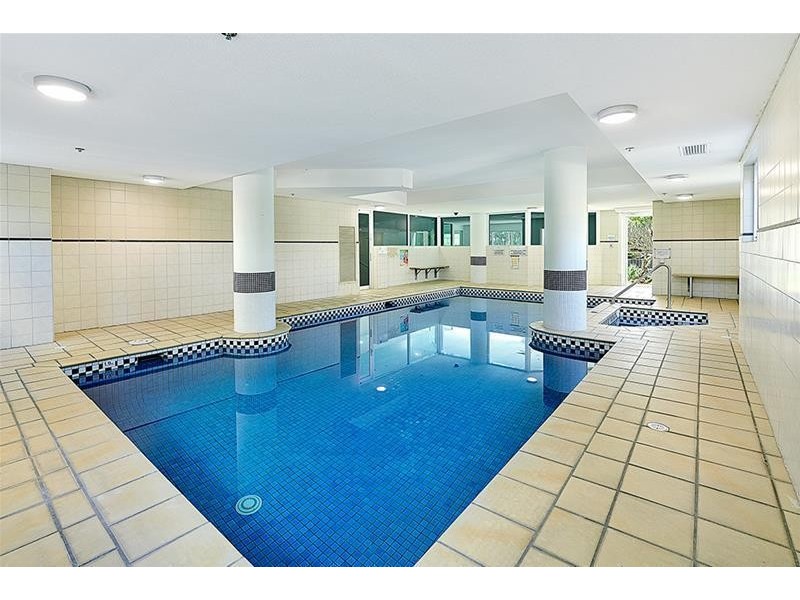 ‘THE CREST’ 15 _Breaker Street, Main Beach QLD 4217