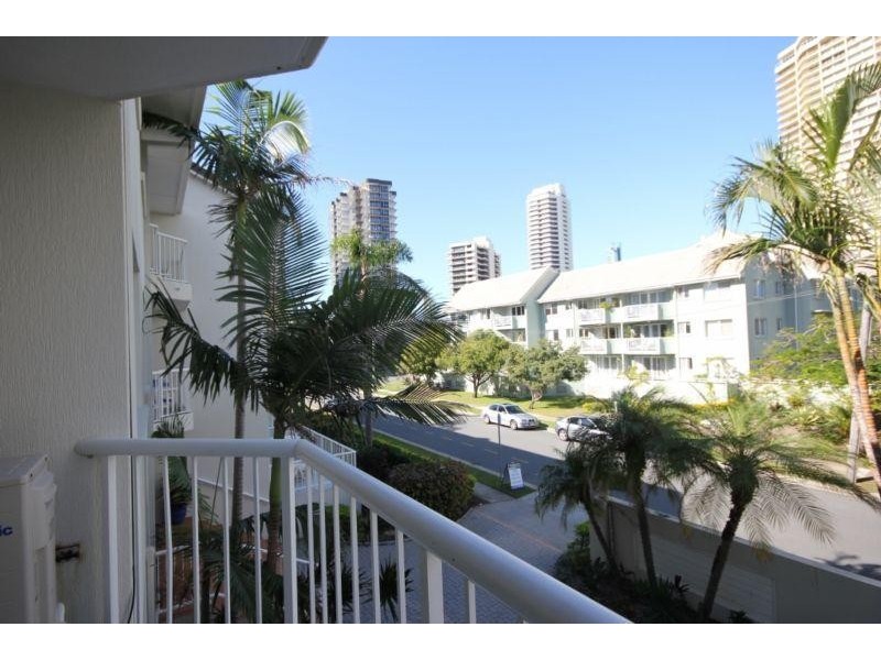 ‘Chidori Court’ 1 Cronin Avenue, Main Beach QLD 4217