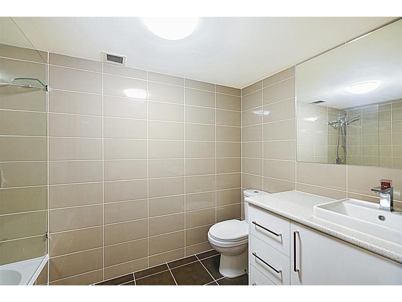 20 Commodore Drive ‘KINGS ROW CENTRE’, Paradise Waters QLD 4217