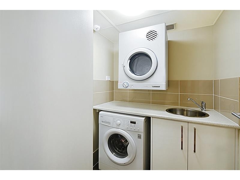 20 Commodore Drive ‘KINGS ROW CENTRE’, Paradise Waters QLD 4217