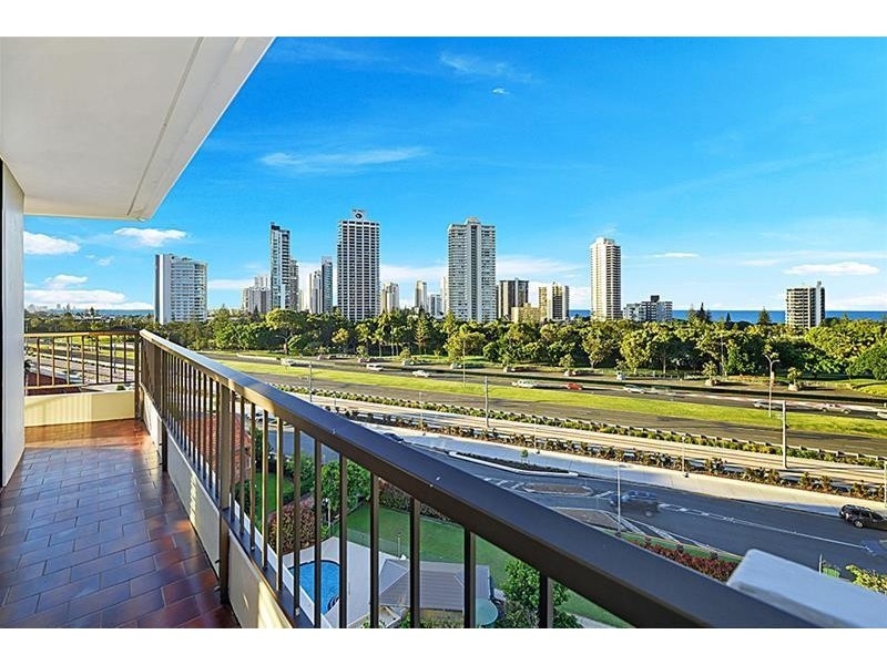 20 Commodore Drive ‘KINGS ROW CENTRE’, Paradise Waters QLD 4217