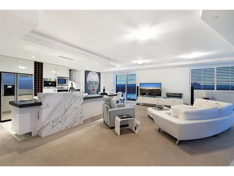 11 Peak Avenue ‘MARQUIS ON MAIN’, Main Beach QLD 4217