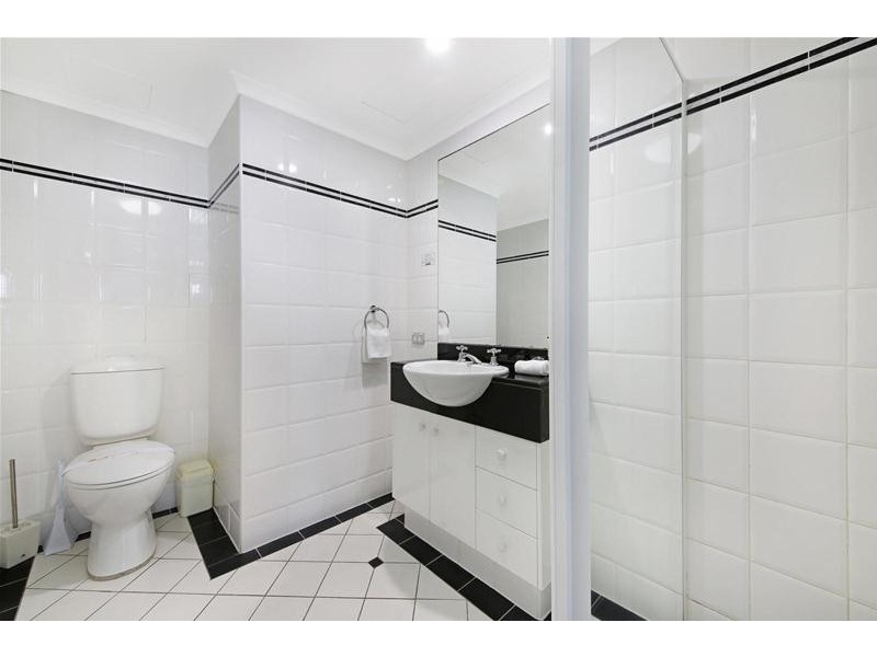 ‘OSCAR ON MAIN’ 1  Hughes Avenue, Main Beach QLD 4217