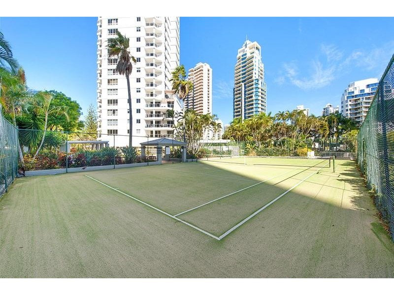 ‘OSCAR ON MAIN’ 1  Hughes Avenue, Main Beach QLD 4217