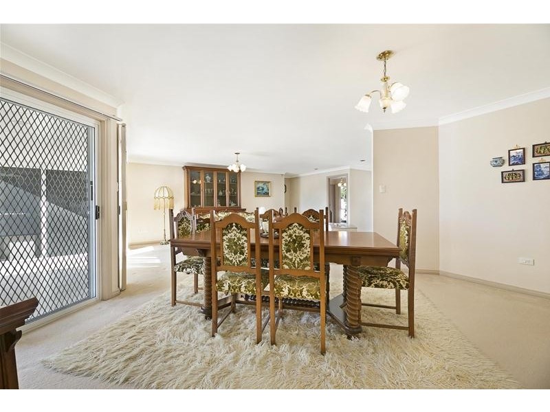 6 Montrose Court, Benowa Waters QLD 4217