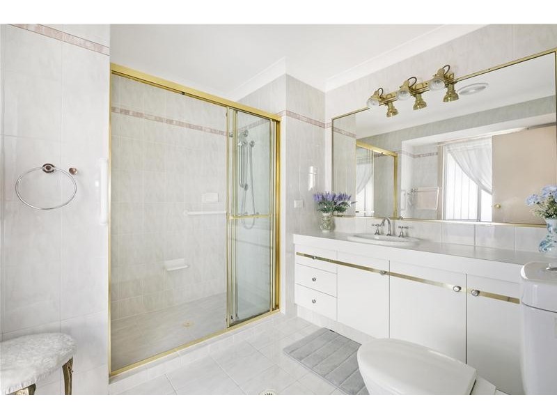 6 Montrose Court, Benowa Waters QLD 4217