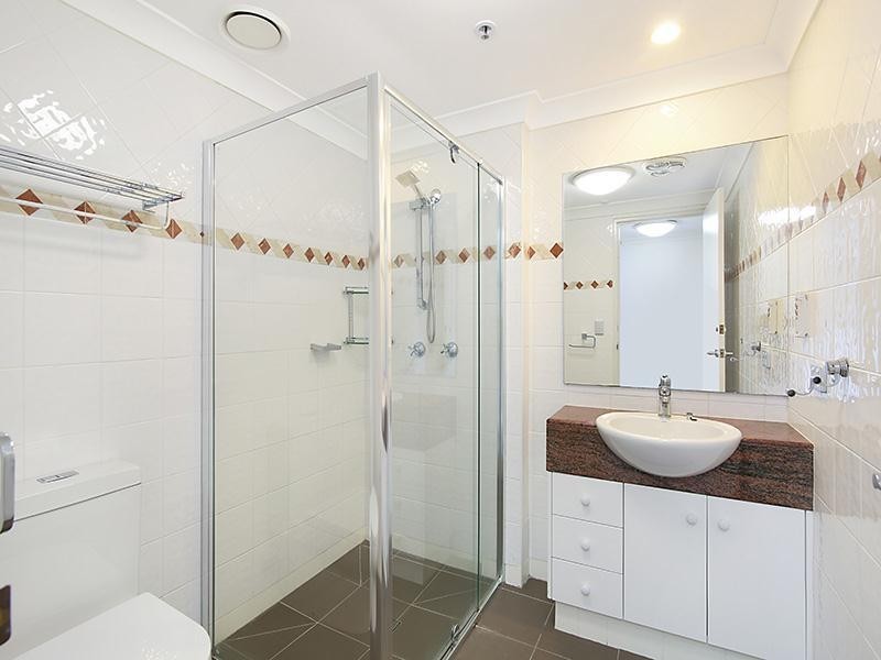 ‘XANADU EAST’ 59 Pacific  Street, Main Beach QLD 4217