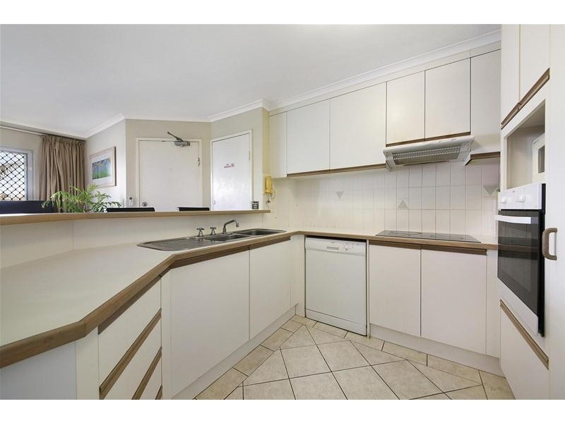 ‘CHIDORI COURT’ 1 Cronin Avenue, Main Beach QLD 4217