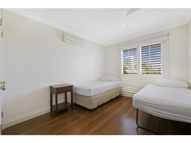 37A Peak Avenue, Main Beach QLD 4217