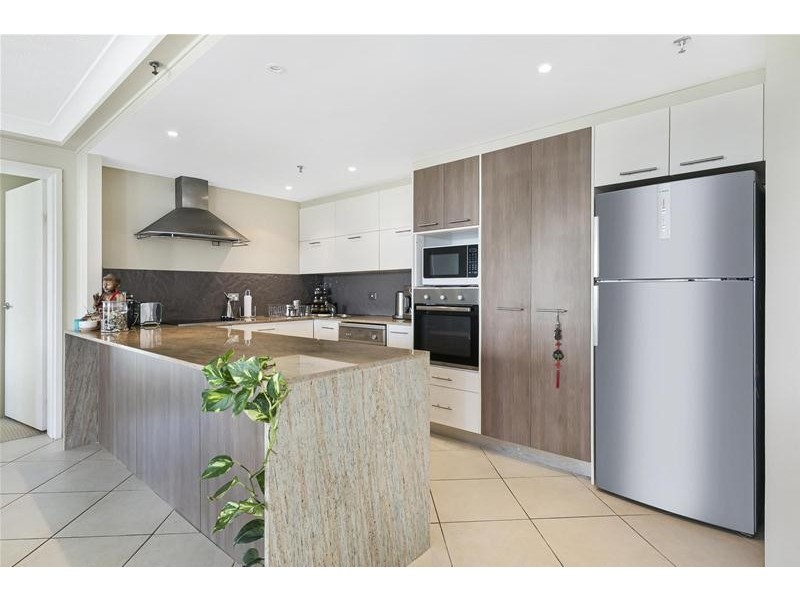 ‘MAIN BEACH TWR’ 20 Cronin  Avenue, Main Beach QLD 4217