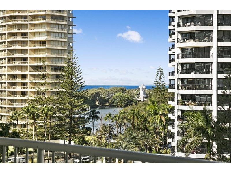 ‘MAIN BEACH TWR’ 20 Cronin  Avenue, Main Beach QLD 4217